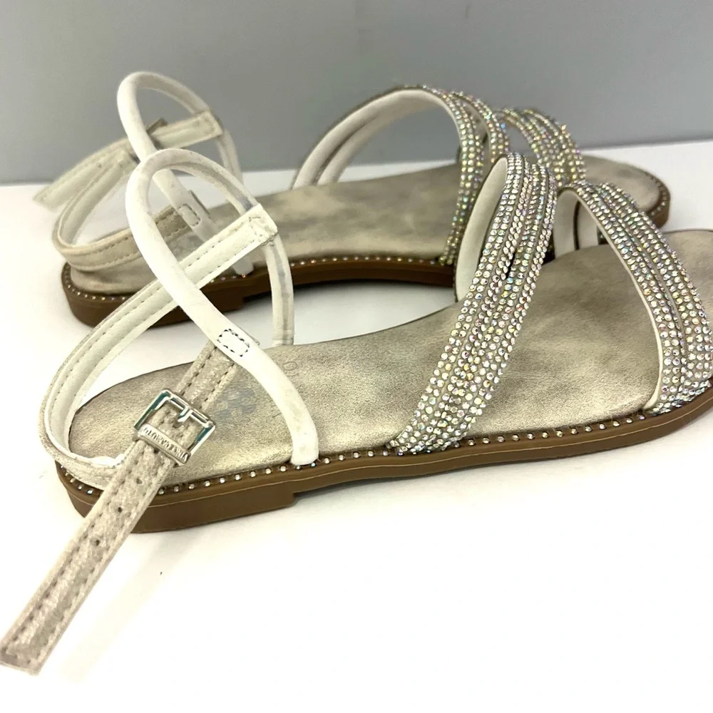 Vince Camuto- Sandals, Size:2, New with tag on‎ bottom, Silver, Strap